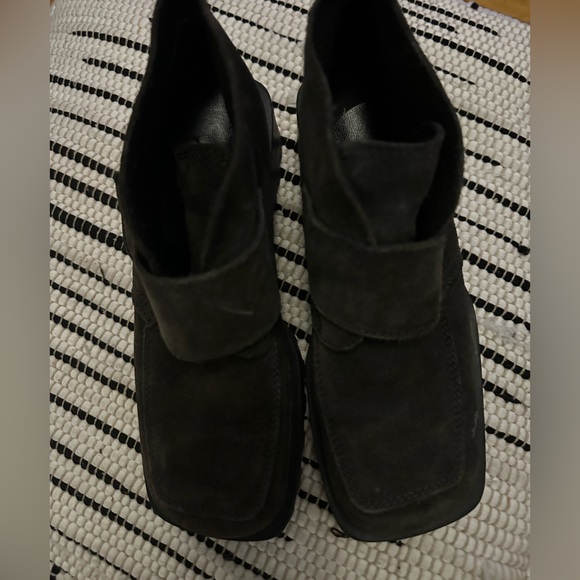 Mahogany - Picture 2 of 11